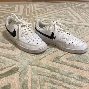 Nike Air Force 1 white with black strip